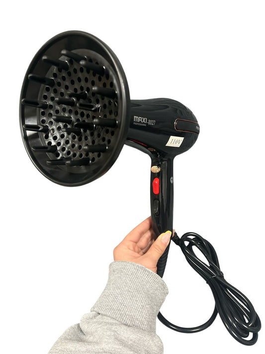 Secador HD-8027 💨 Secado rápido con potente motor. Incluye difusor para definir rizos y reducir el frizz. Con temperatura y velocidad ajustables. Diseño ligero y fácil de usar, ideal para casa o uso profesional. ✨